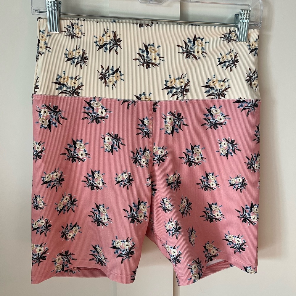Beach Riot stretch floral shorts